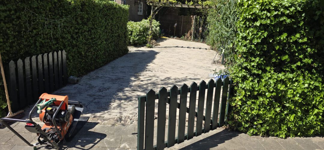 een foto van de oprit die renoveert is door Expert Exact
